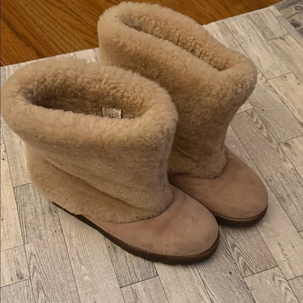 UGG Shearling Boots - Picture 1 of 6